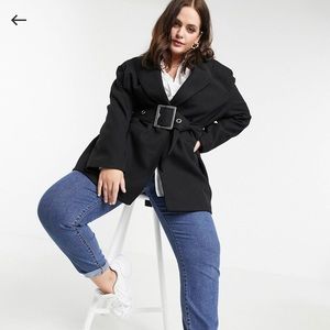 Stylish Black wool coat with big buckle